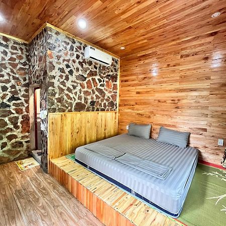 Tày Homestay Làng Đá Cổ Khuổi Ky- Bản Giốc Cao Bang Esterno foto