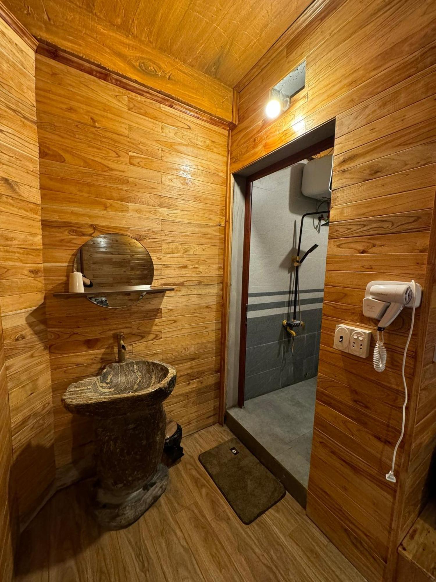 Tày Homestay Làng Đá Cổ Khuổi Ky- Bản Giốc Cao Bang Esterno foto