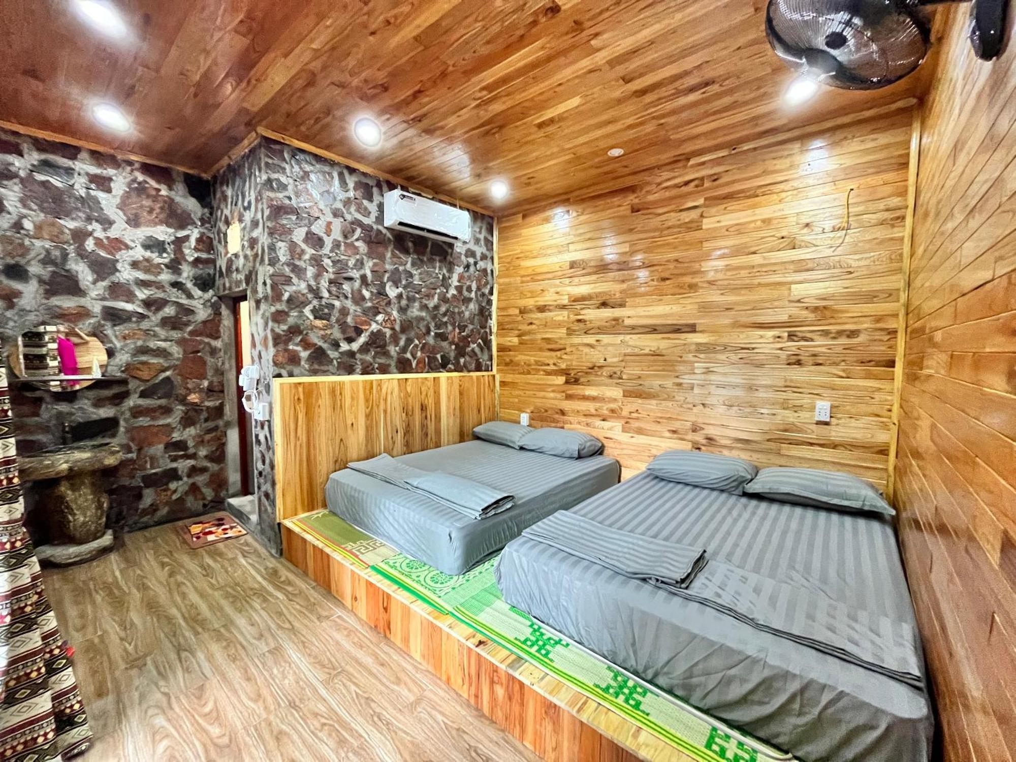 Tày Homestay Làng Đá Cổ Khuổi Ky- Bản Giốc Cao Bang Esterno foto