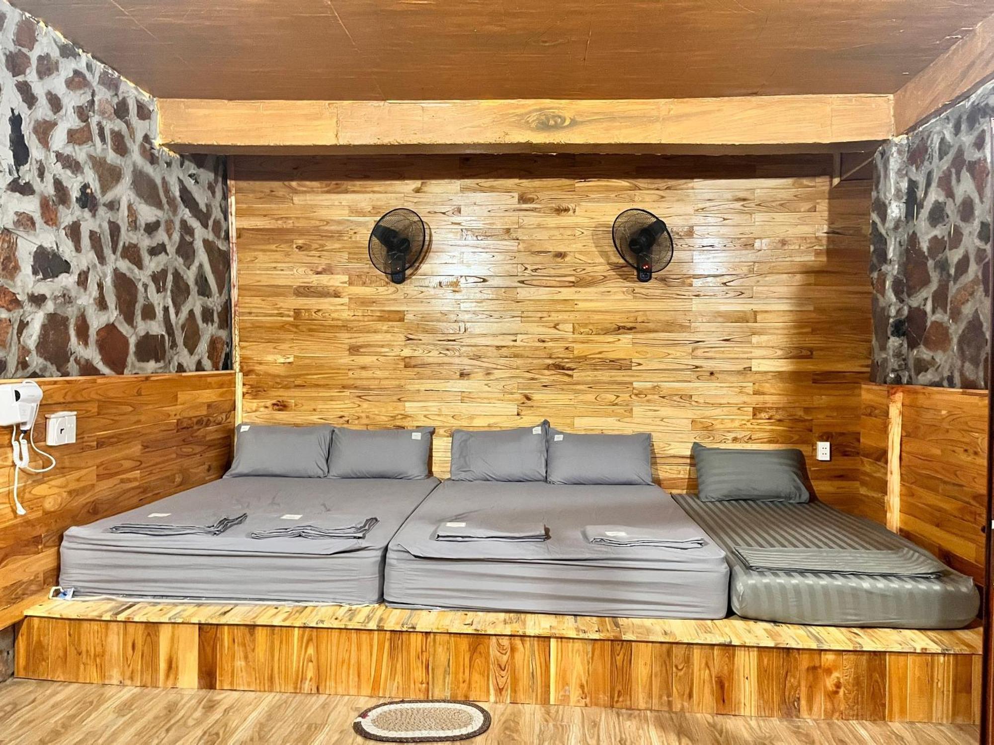 Tày Homestay Làng Đá Cổ Khuổi Ky- Bản Giốc Cao Bang Esterno foto