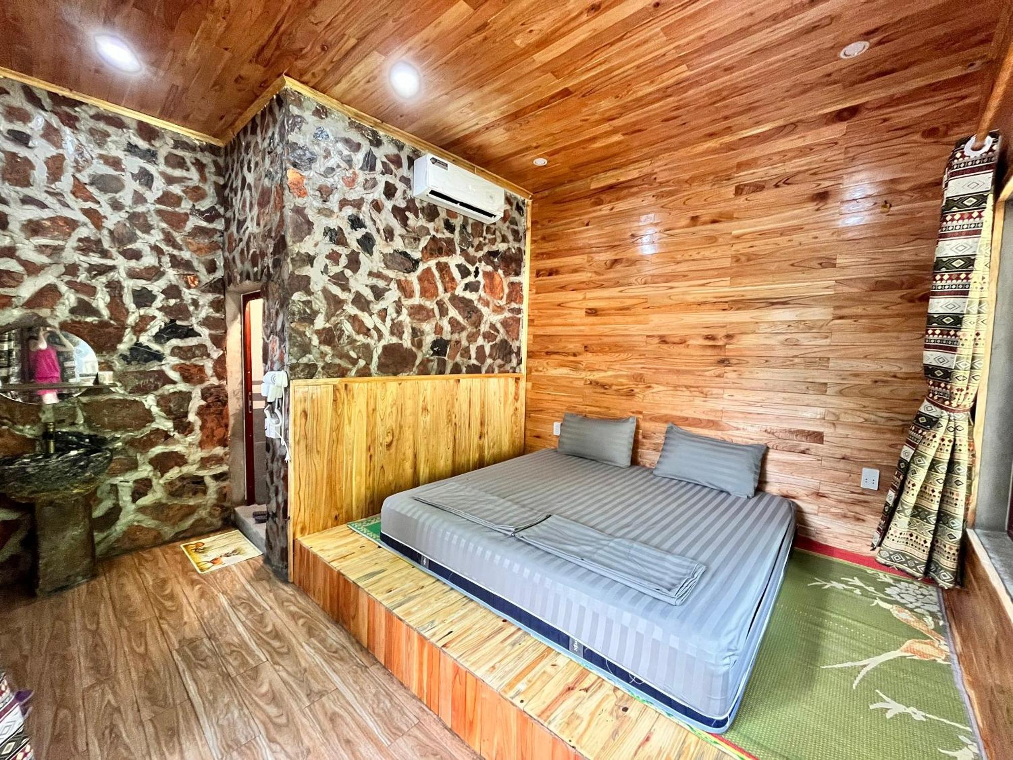 Tày Homestay Làng Đá Cổ Khuổi Ky- Bản Giốc Cao Bang Esterno foto